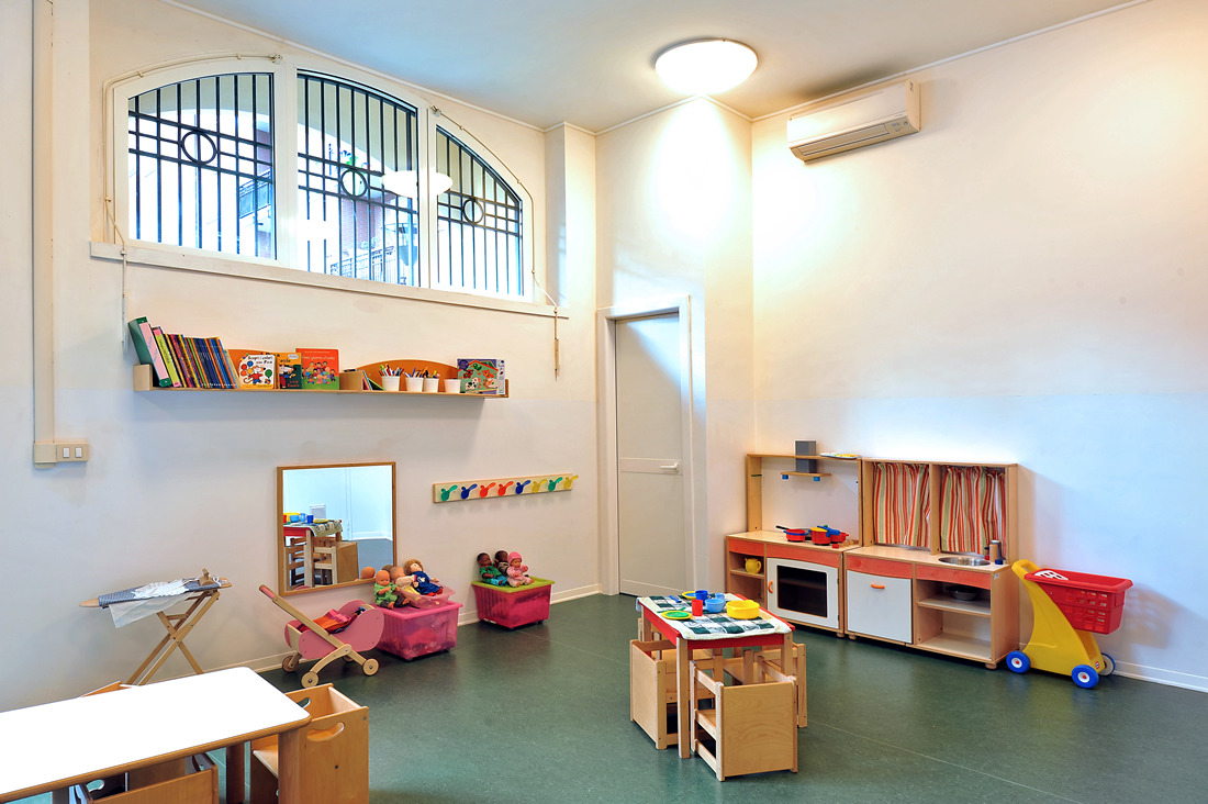 Un'immagine che ritrae pavimentazione, design d'interni, mobilia, pavimento e soffitto.