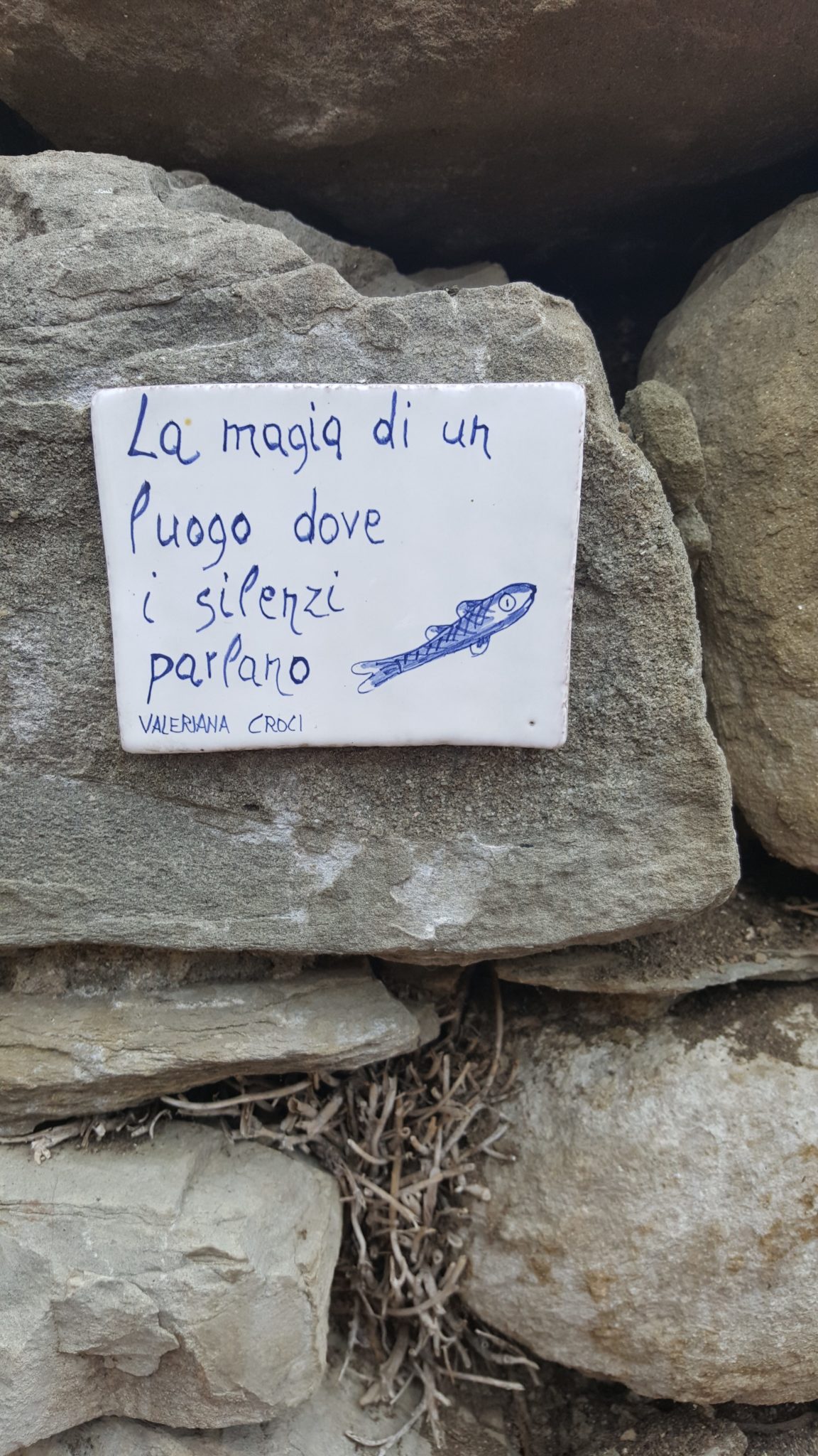 Un'immagine che ritrae roccia, roccia di base, ciottolo e macerie.