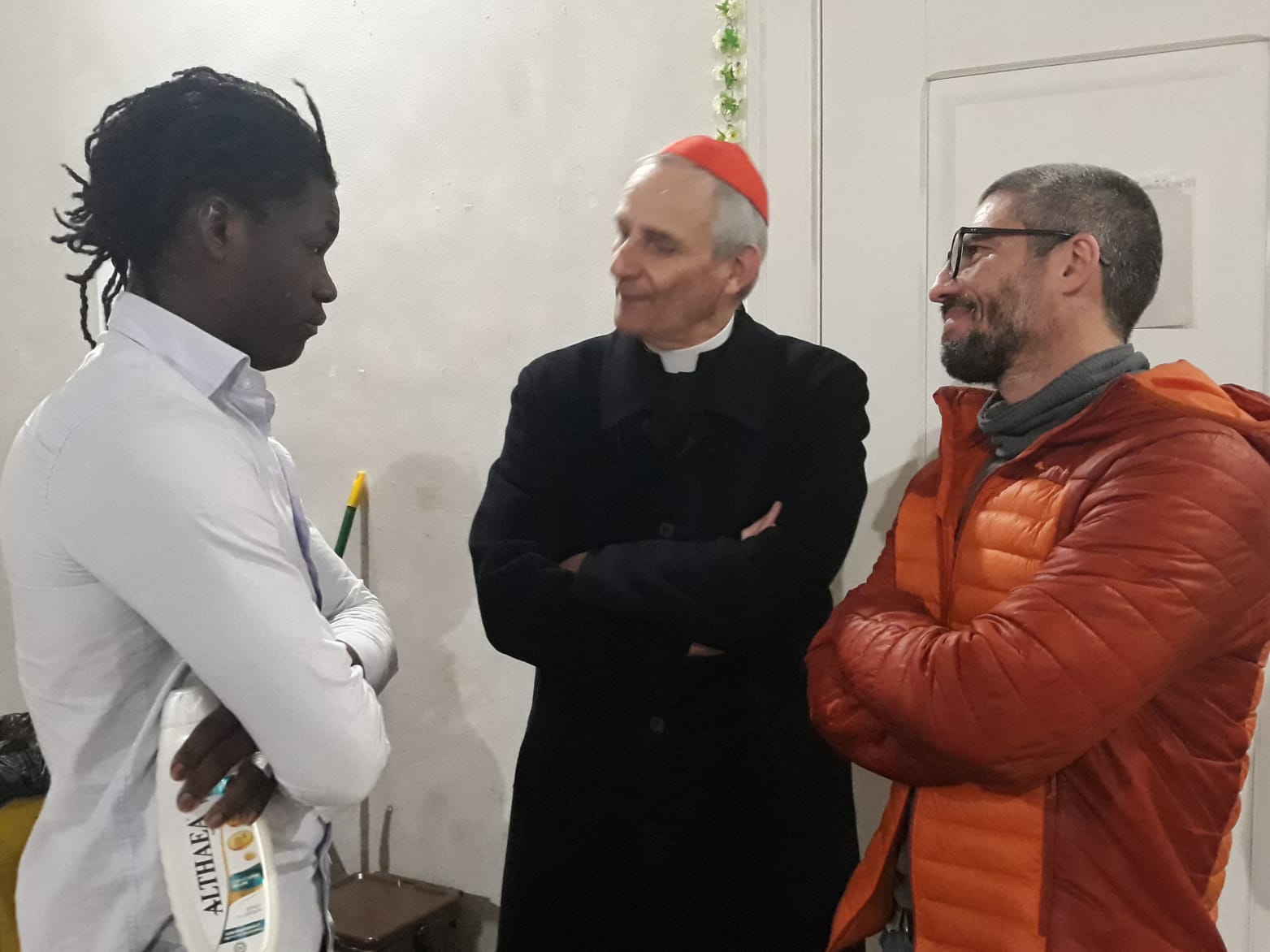 Un'immagine che ritrae clero, paramento, vescovo, vescovo e diacono.