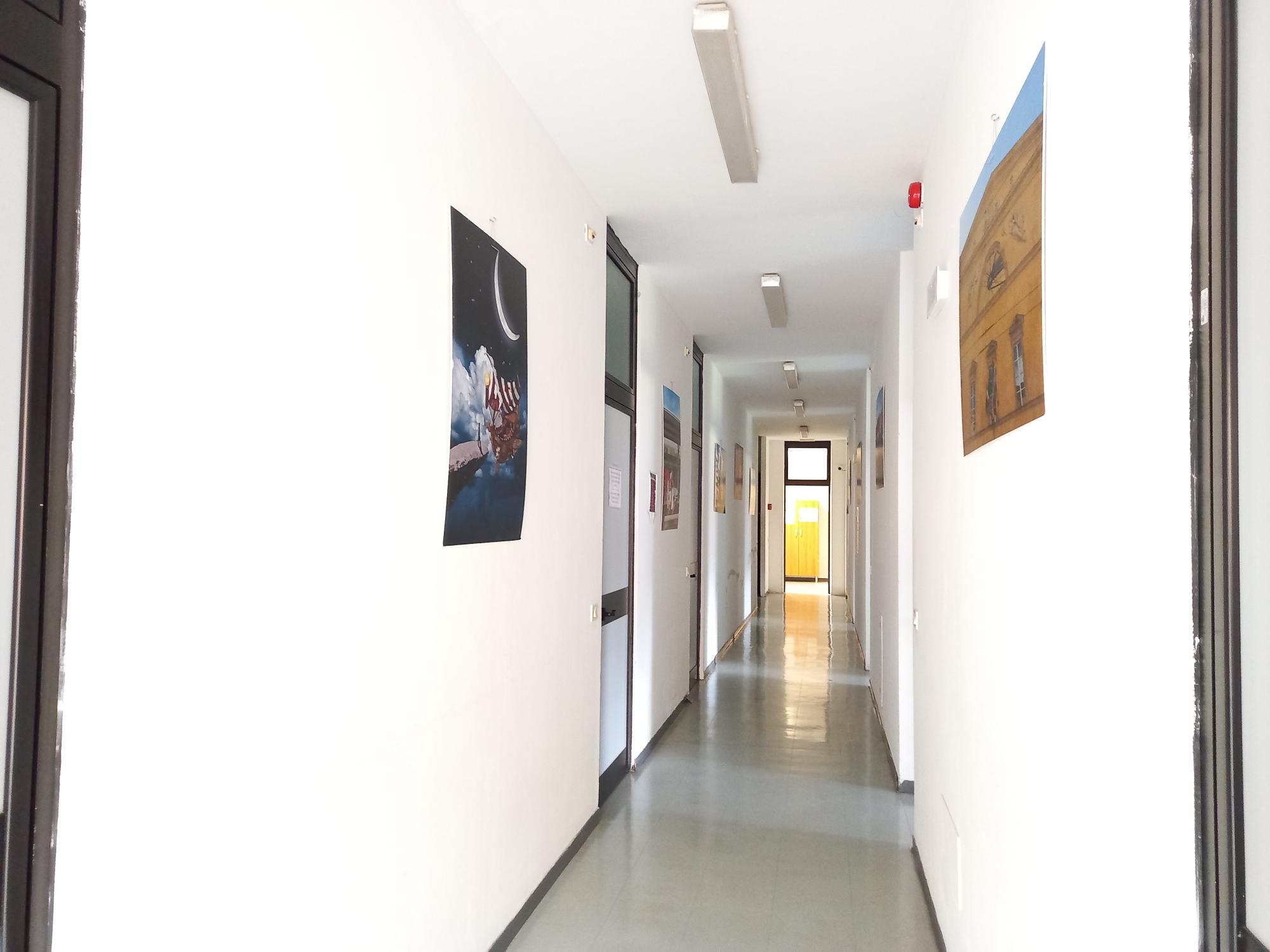 Un'immagine che ritrae parete, pavimentazione, design d'interni, pavimento e soffitto.