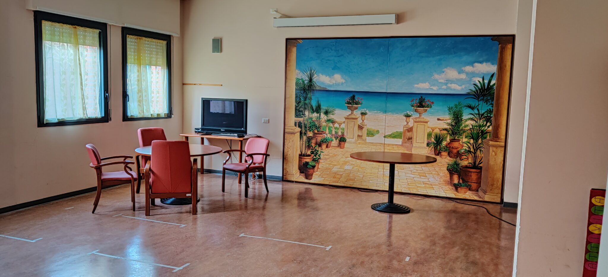 Un'immagine che ritrae pavimentazione, design d'interni, mobilia, pavimento e legna.