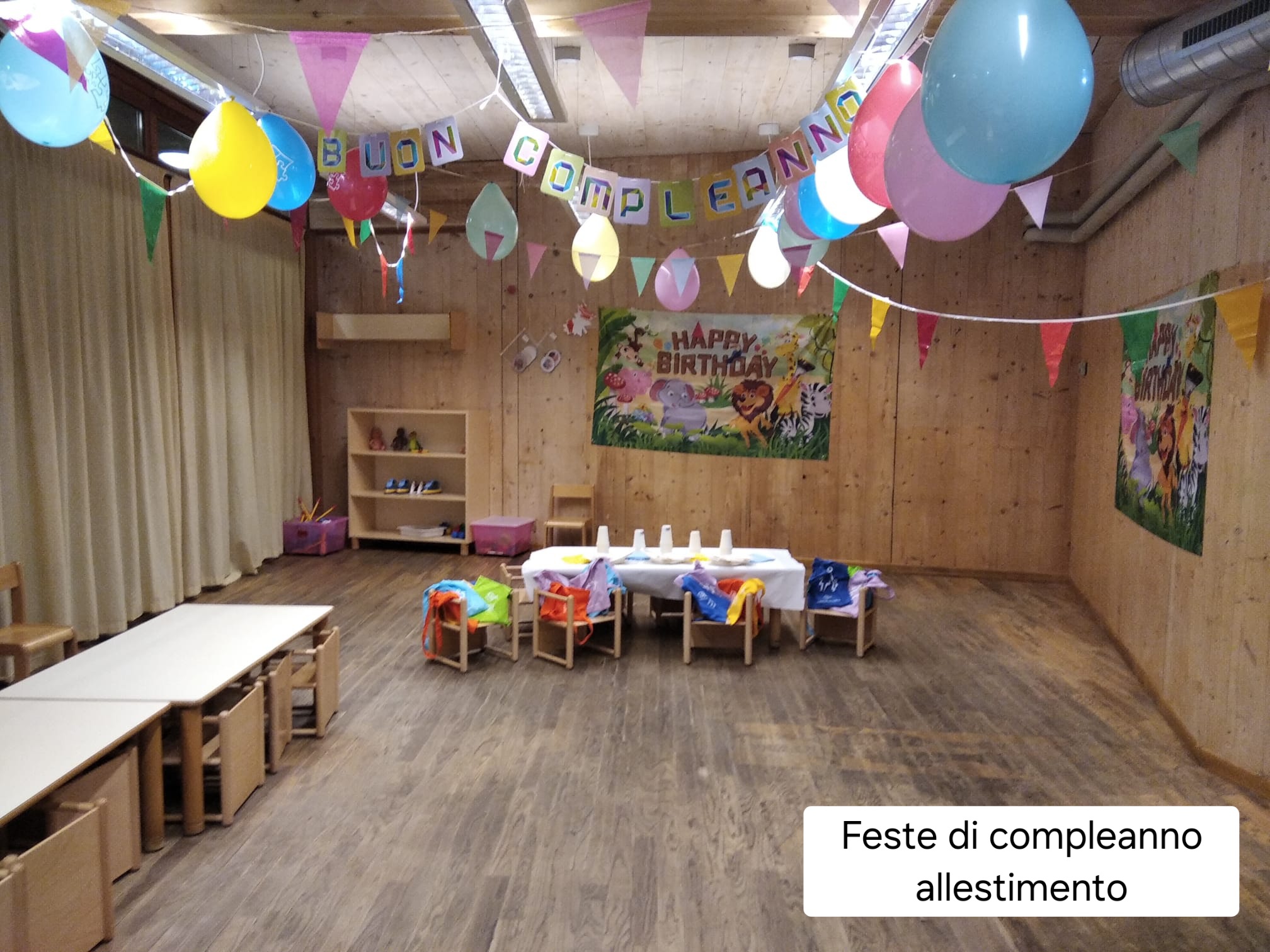 Un'immagine che ritrae pavimentazione, legna, mobilia, design d'interni e pavimento.