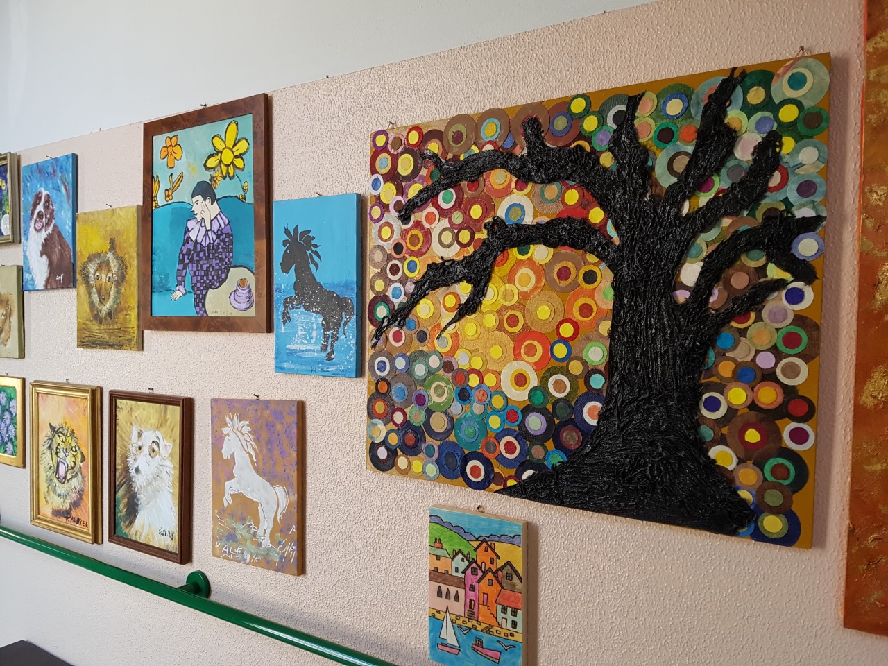 Un'immagine che ritrae arte, arti visive, pittura, colore e arti creative.