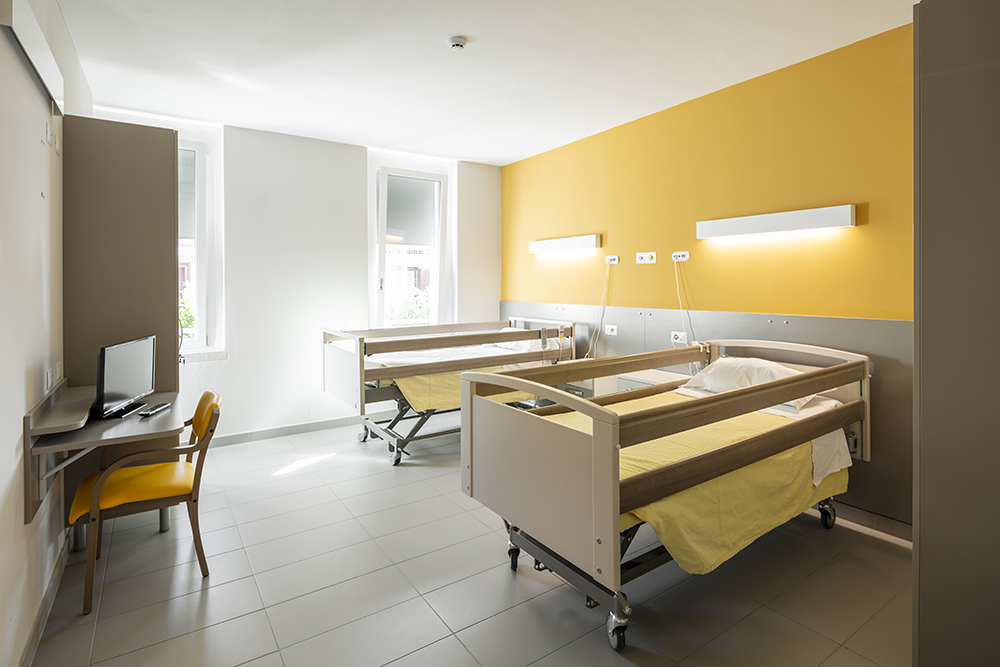 Un'immagine che ritrae design d'interni, mobilia, pavimentazione, pavimento e soffitto.