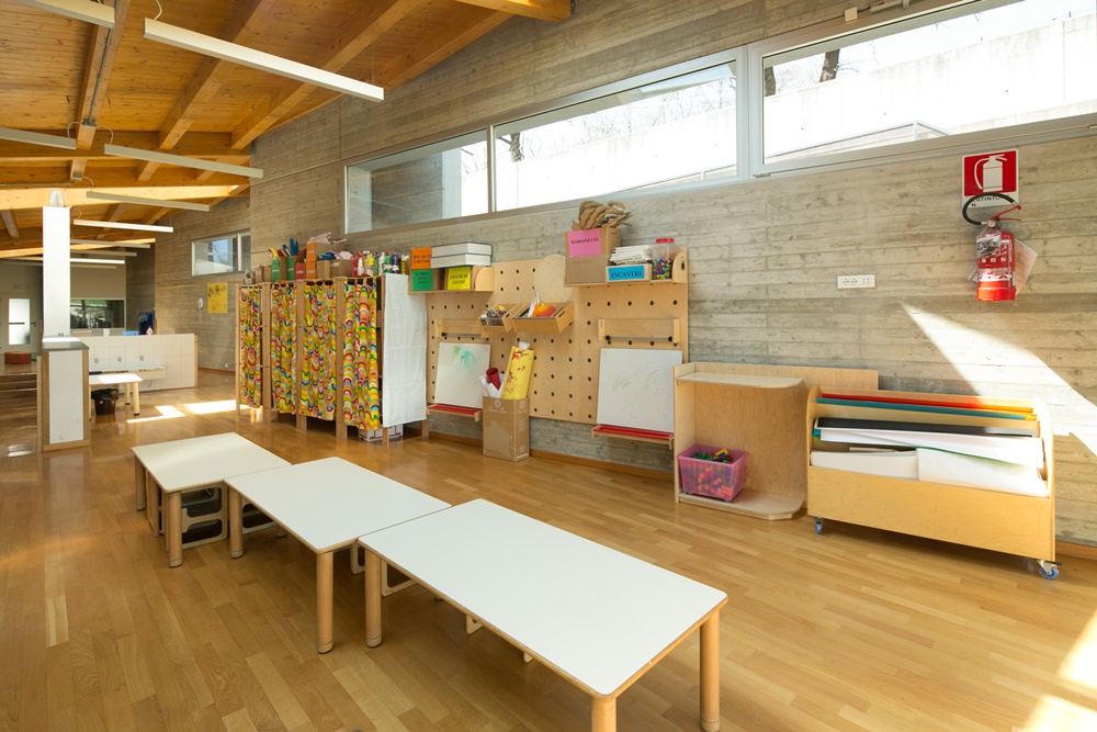 Un'immagine che ritrae legna, pavimentazione, design d'interni, soffitto e pavimento.
