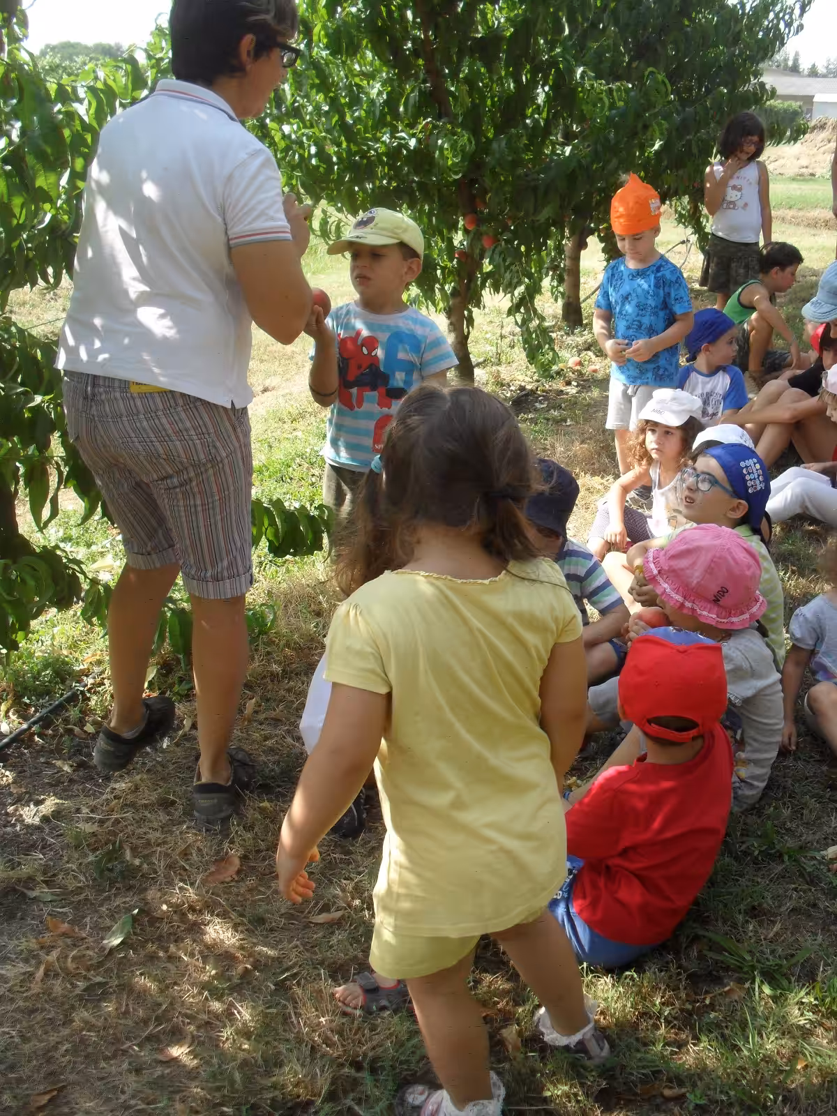 Un'immagine che ritrae comunità, ricreazione, divertimento, bambino e tempo libero.