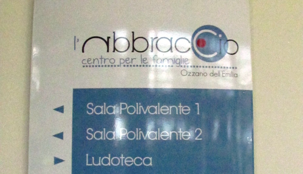Un'immagine che ritrae font, pubblicità, grafica e graphic design.