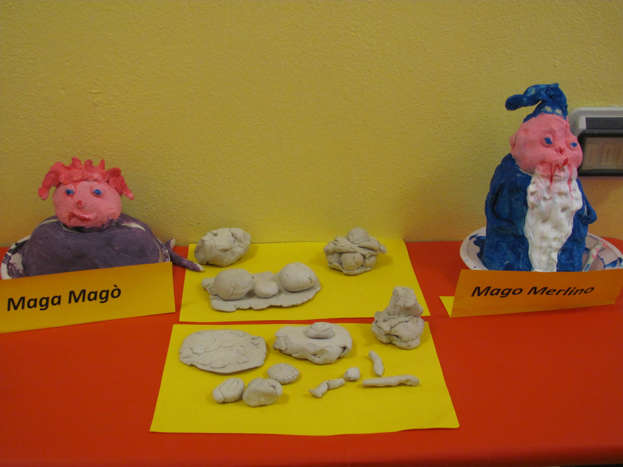 Un'immagine che ritrae giocattolo, figurina, animazione in argilla, plastica e personaggio immaginario.