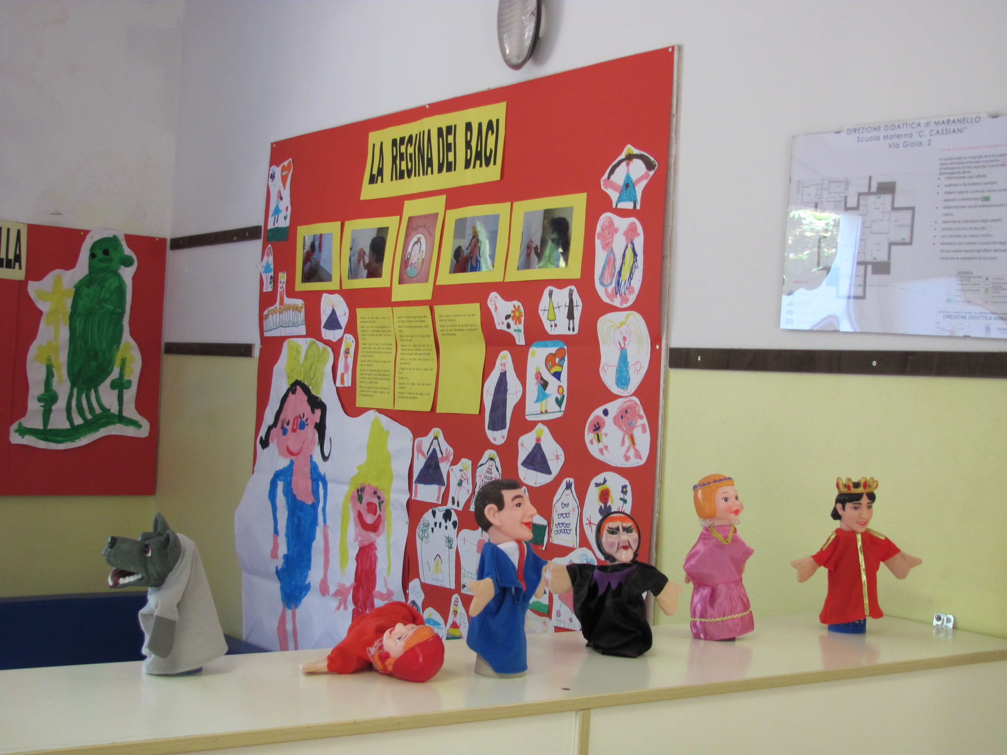 Un'immagine che ritrae pannello espositivo, animazione, arte infantile e bambino.