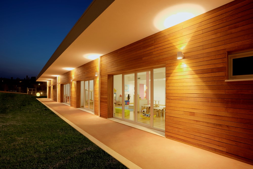 Un'immagine che ritrae parete, legna, pavimentazione, design d'interni e soffitto.