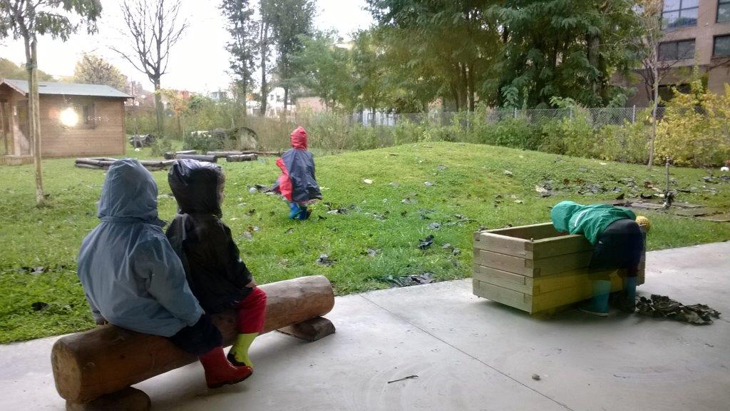 Un'immagine che ritrae ricreazione, tempo libero, prato, giardino e suolo.